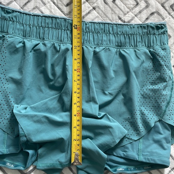 Lululemon Laser Speed Train Shorts 4.5” - Picture 7 of 11